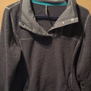 kuhl womans sweater size m